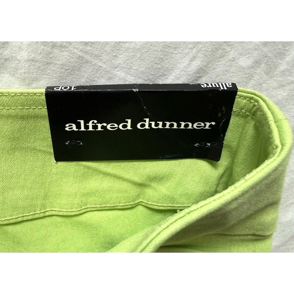 Alfred Dunner Womens Pull On Allure Capri Pants NWT SIZE 10P Short Lime Green - Picture 4 of 9